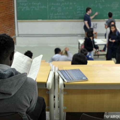 MEC oferta 7,8 mil vagas de pós-graduação gratuita para professores