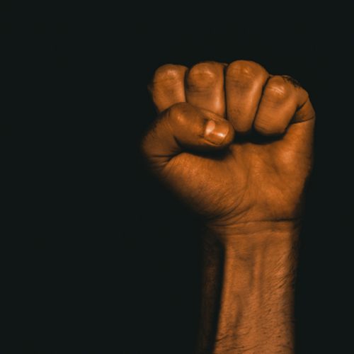 Projeto em SP exibe peça e guia educativo sobre empoderamento negro